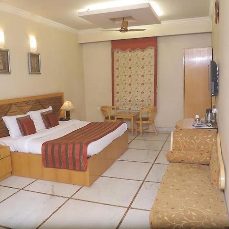 Hotel Singh Sahib Delhi  Extérieur photo