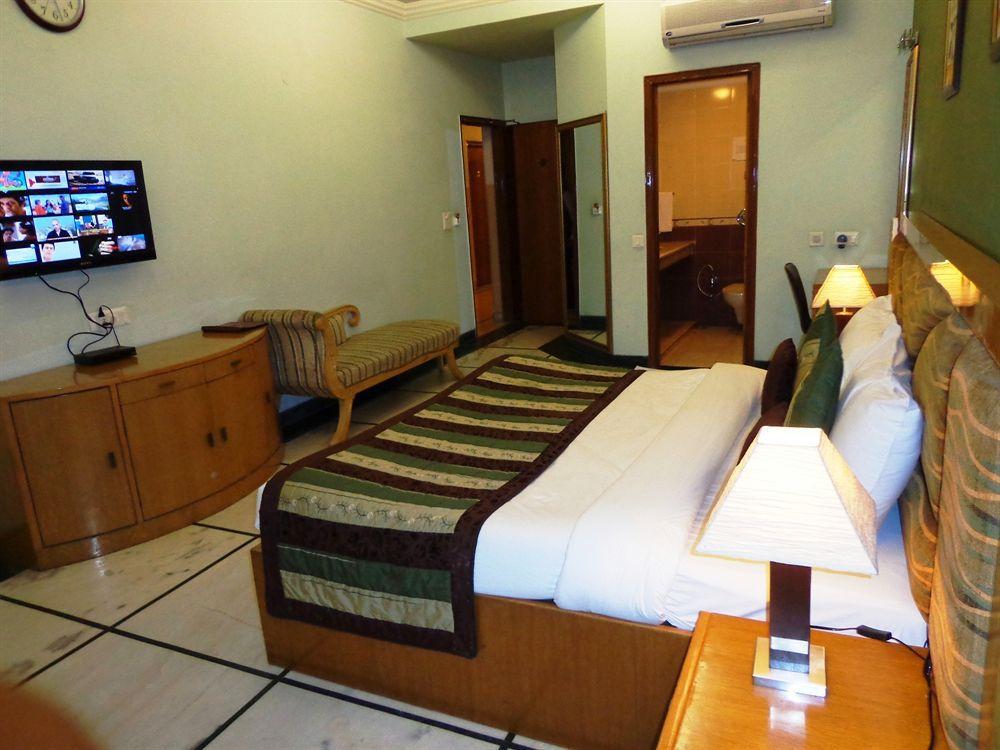 Hotel Singh Sahib Delhi  Extérieur photo